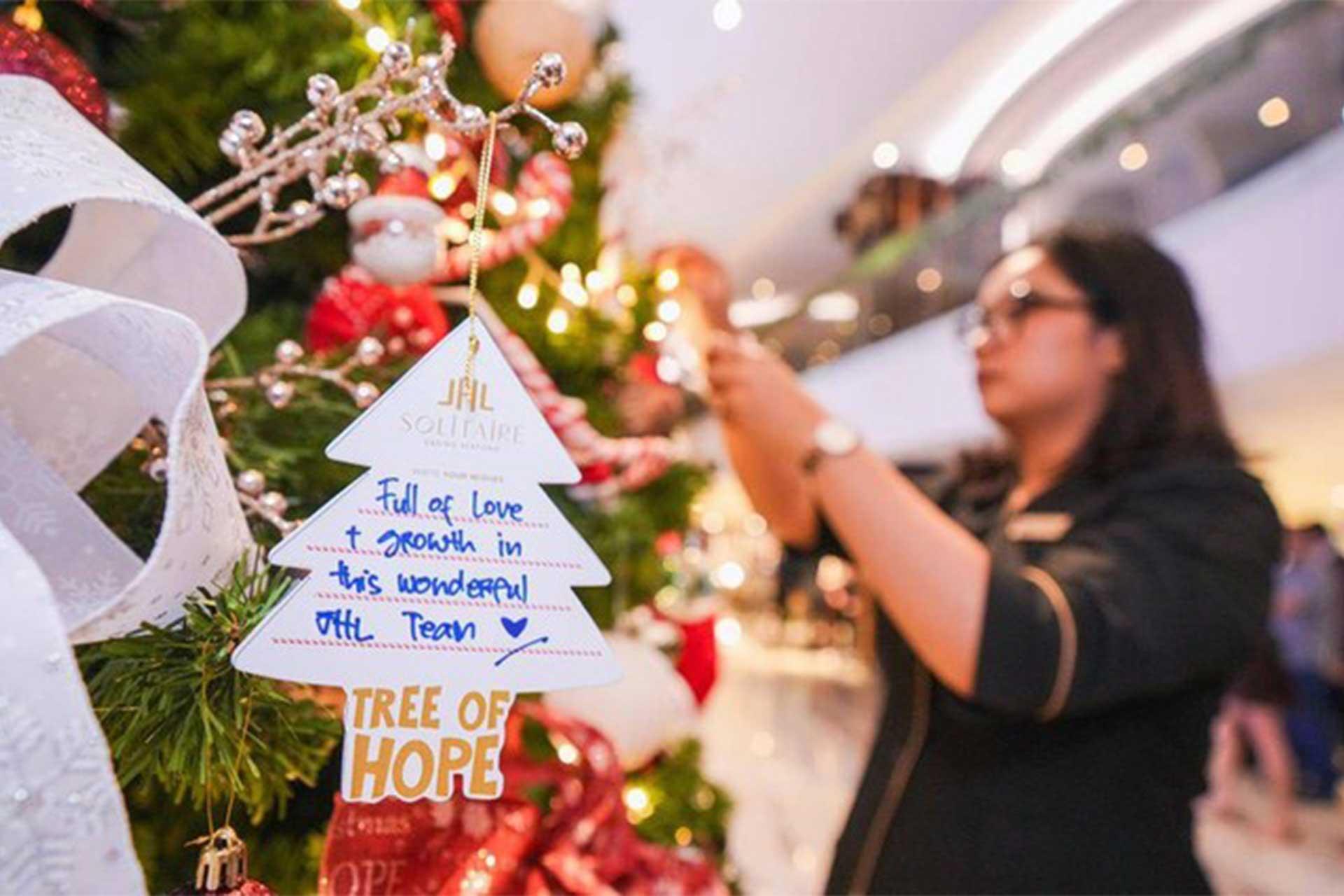 JHL Solitaire Gading Serpong Sediakan Tree of Hope